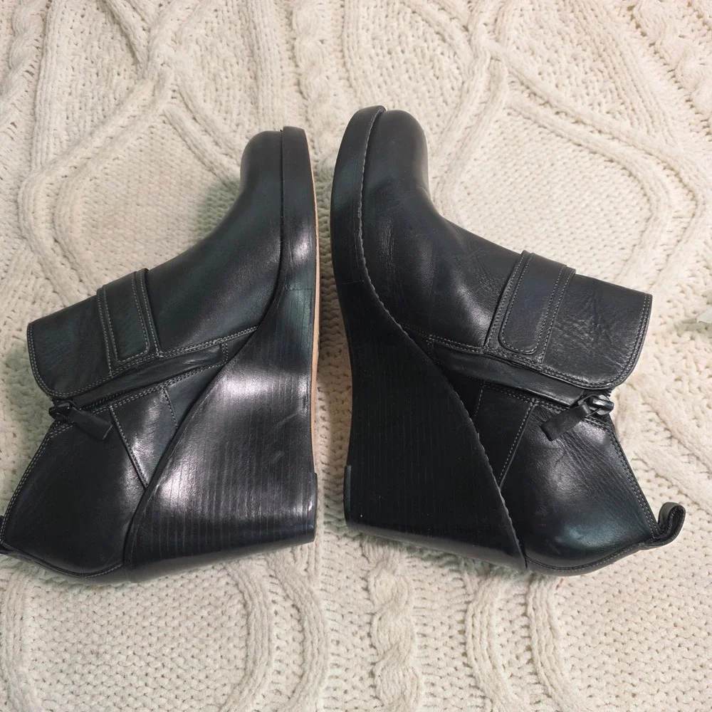 Cole Haan NikeAir Black Leather Wedge Ankle Boots Booties Women 9.5‎ B PRISTINE